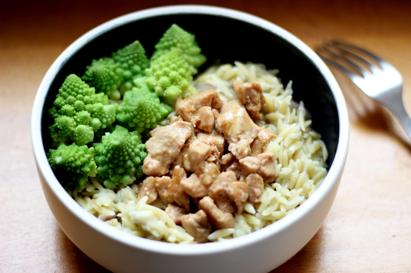 Émince de poulet à la sauce soja et gingembre et pâtes avoine à la sauce christophine et lait de coco Émince de poulet à la sauce soja et gingembre et pâtes avoine à la sauce christophine et lait de coco
