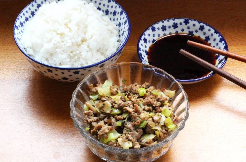 Sauté de porc haché aux poireaux et champignons shiitake