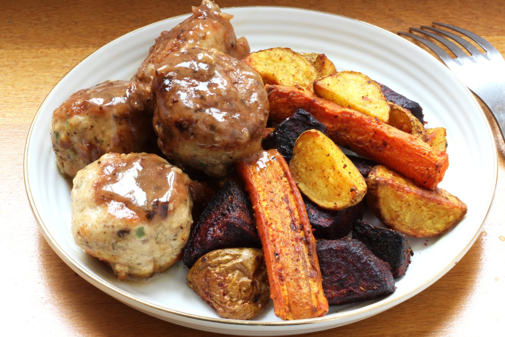 boulettes-poulet-a-la-japonaise-legumes-rotis