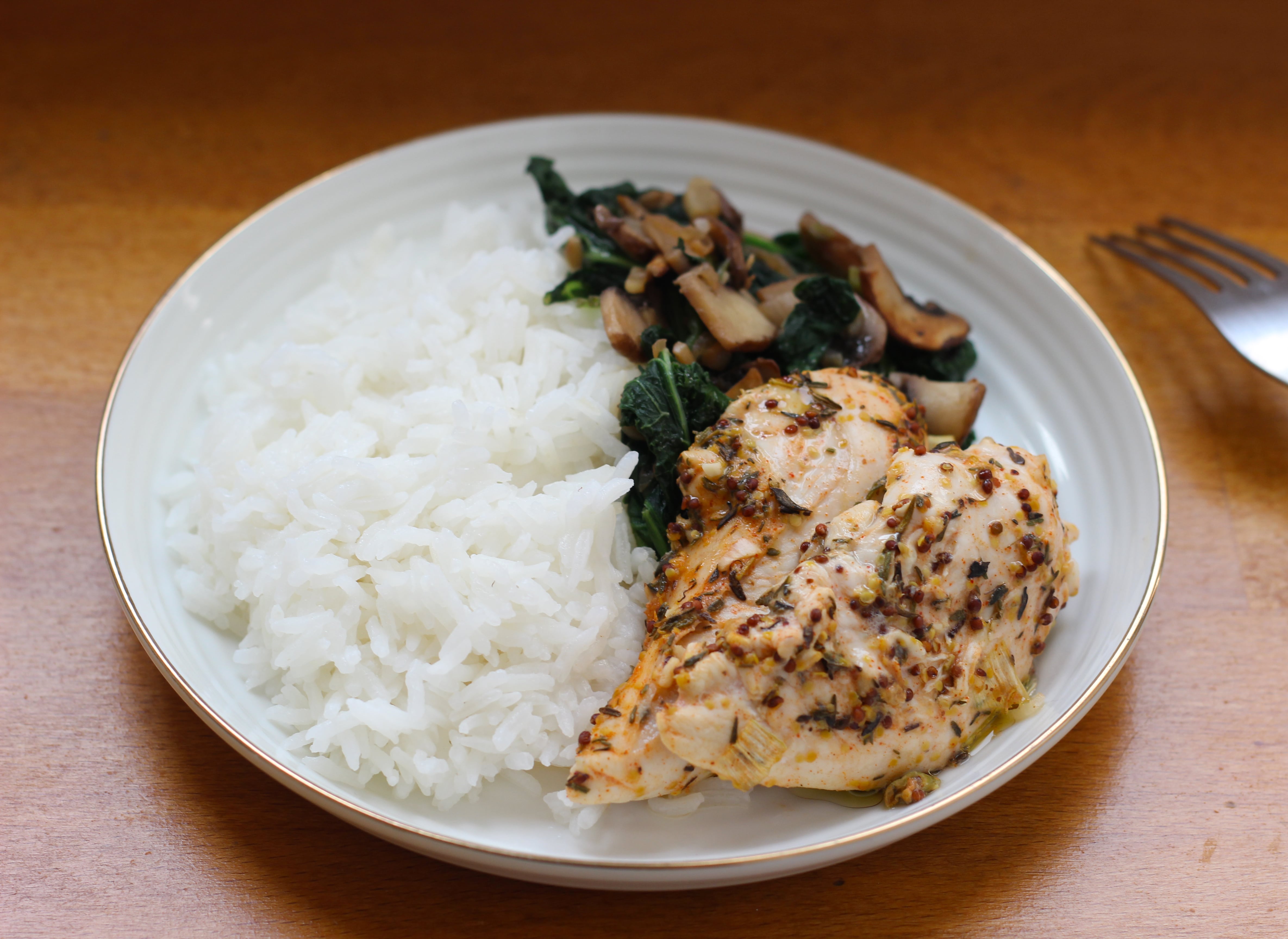 Poulet à la moutarde accompagné de riz thaï et sauté d’épinards chou kale champignons 3 Poulet à la moutarde accompagné de riz thaï et sauté d’épinards chou kale champignons 3