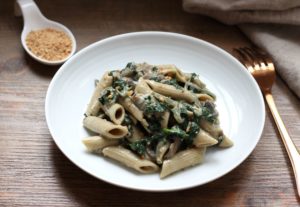 penne-sauce-cremeuse-epinards-champignons-noix-de-cajou-grillees